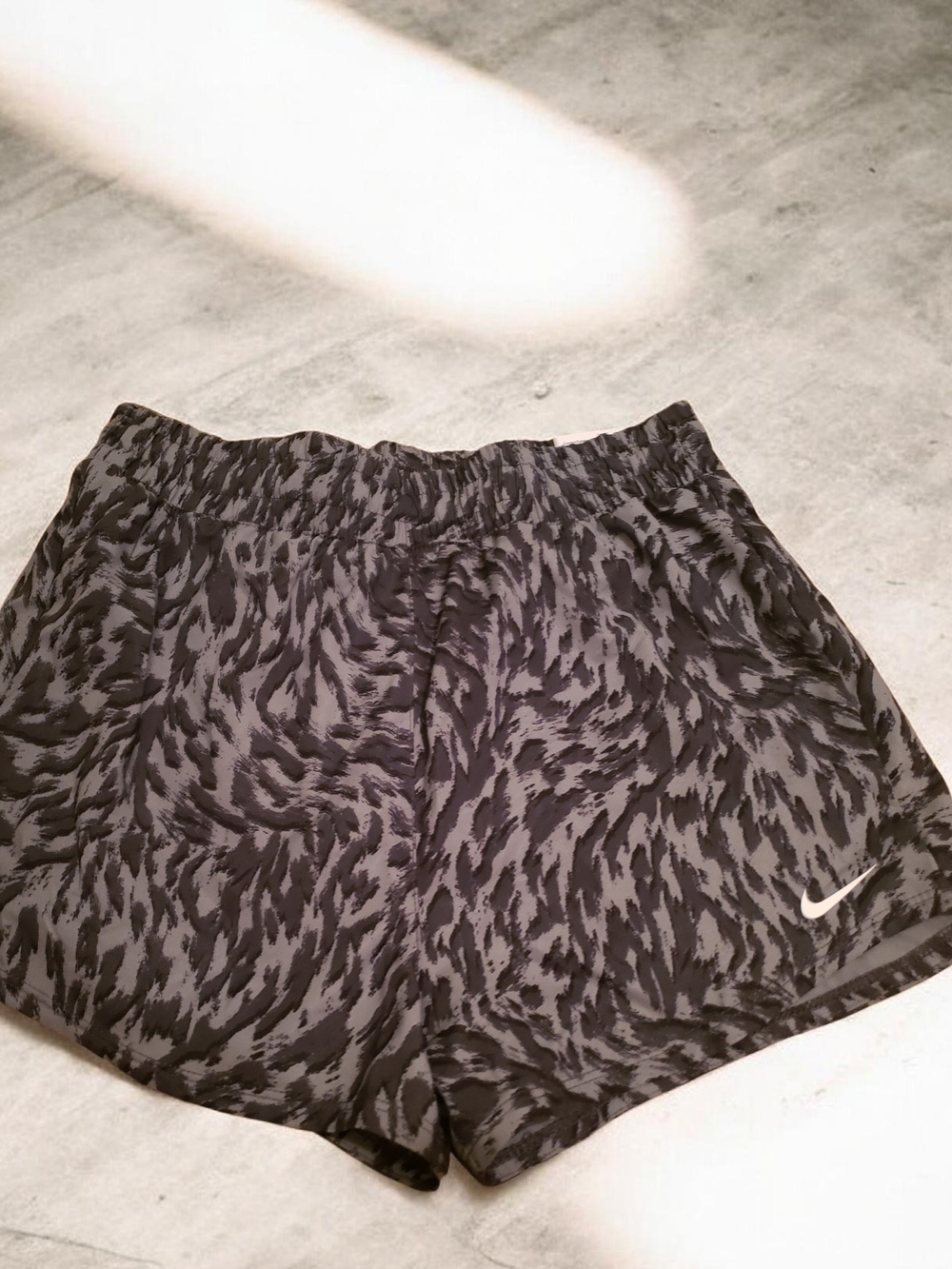 Nike Girls Black & Gray CHEETAH PRINT Patterned Girls' Athletic Shorts